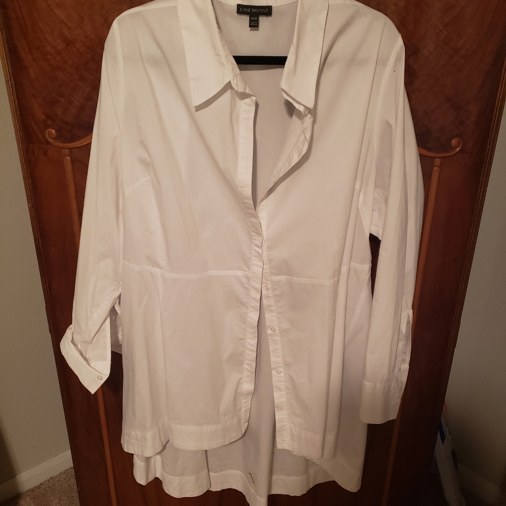 LANE BRYANT- Collared peplum high/low button down